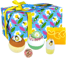 Load image into Gallery viewer, Bomb Gift Set Bee Yourself