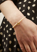 Load image into Gallery viewer, Freshwater Pearl &amp; Gold Rose Bracelet
