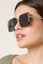 Load image into Gallery viewer, Frameless Oversized Sunglasses Black
