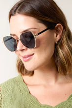 Load image into Gallery viewer, Gem Frame Oversized Sunglasses
