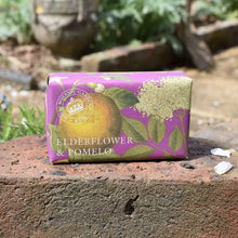 Load image into Gallery viewer, Kew Gardens Gift Box Elderflower &amp; Pomelo
