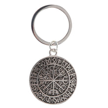 Load image into Gallery viewer, Viking Vegvisir Pathfinder Keyring
