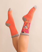 Load image into Gallery viewer, Powder Initial Socks Letter F
