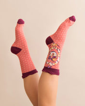 Load image into Gallery viewer, Powder Initial Socks Letter G
