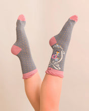 Load image into Gallery viewer, Powder Initial Socks Letter P
