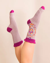 Load image into Gallery viewer, Powder Initial Socks Letter Q
